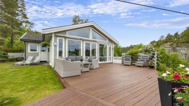 Fritidsbolig fra 2016 med alt på én flate og en stor terrasse på 50 m².
Foto: [Hallvard Rimereit
