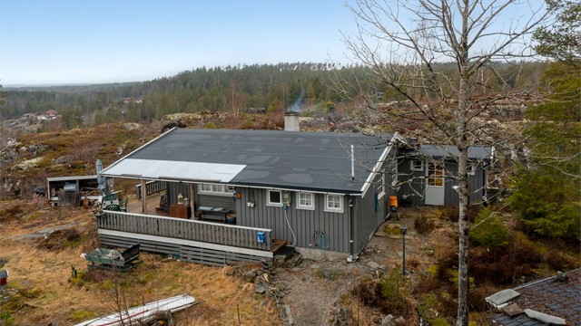 Nytt inngangsparti ble tilbygget hytta omkring 2010.