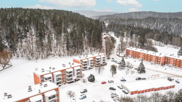 Her bor du med umiddelbar nærhet til marka, med flotte tur- og rekreasjonsmuligheter.