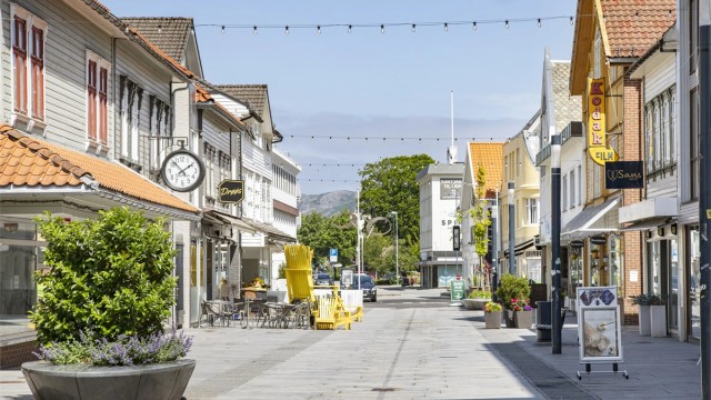 Det er ca. 12 minutter gange fra leiligheten til sentrum av Sandnes