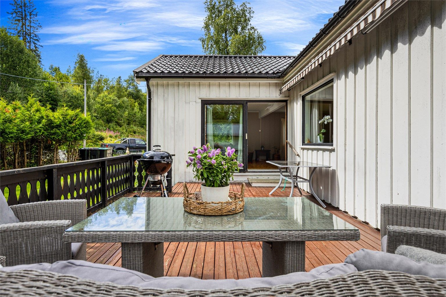 En herlig uteplass med direkte utgang fra stuen.