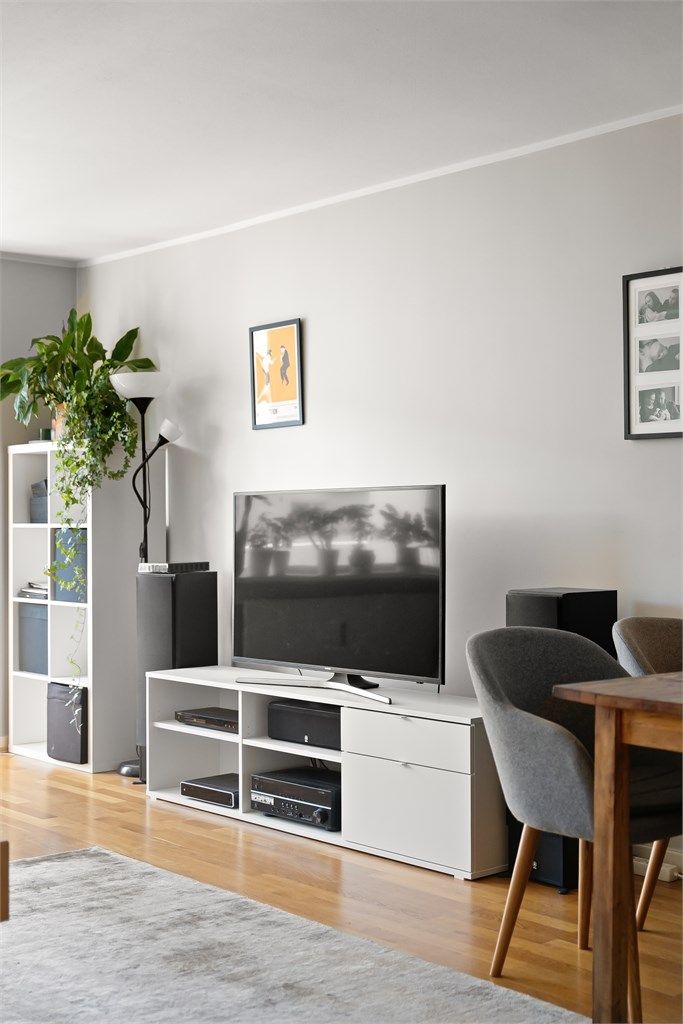 Rommet er enkelt å møblere etter eget ønske og behov.