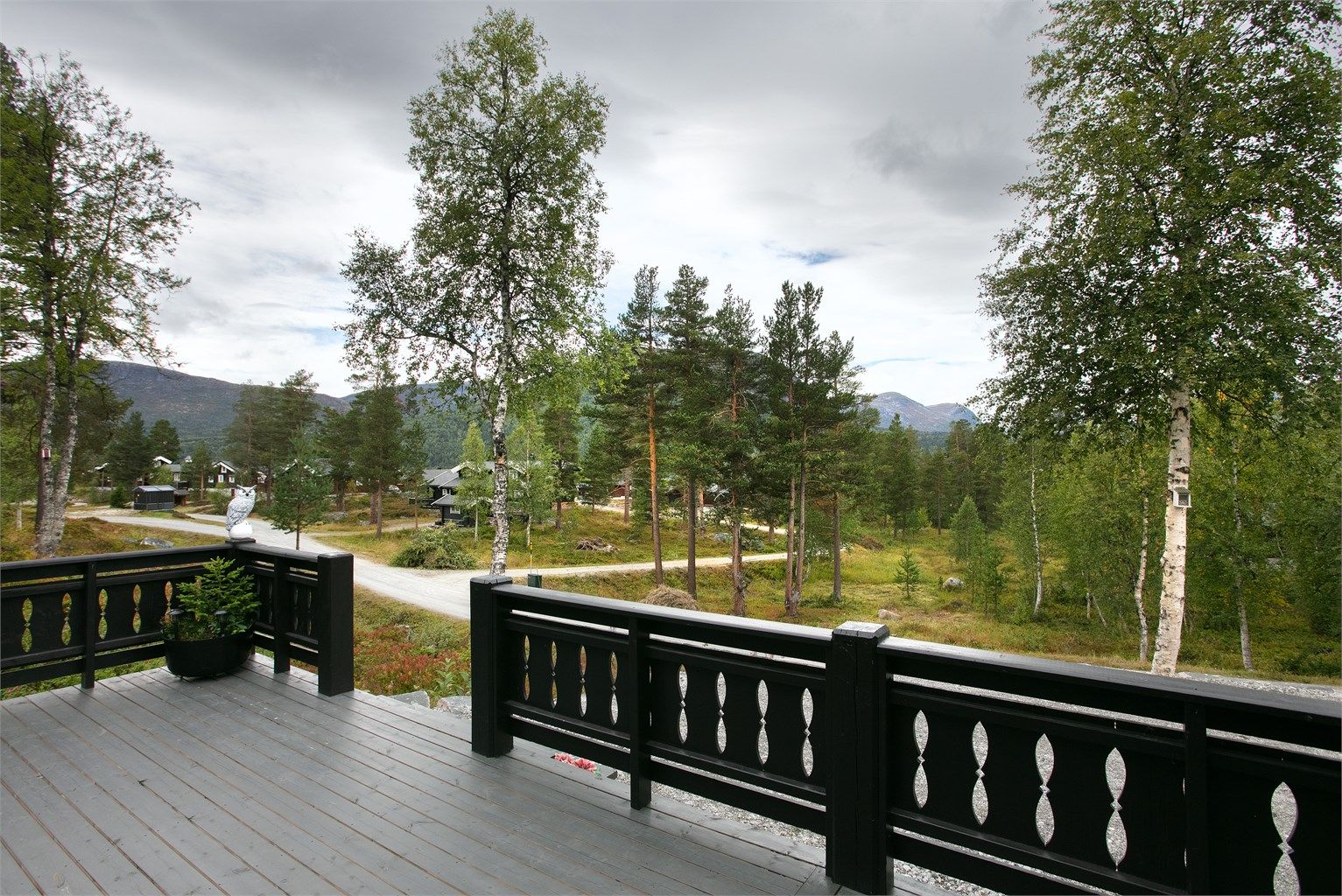Trapp fra terrasse til terreng