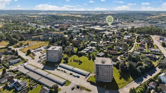 Fra leiligheten er det kort vei til Ski sentrum og Follobanen