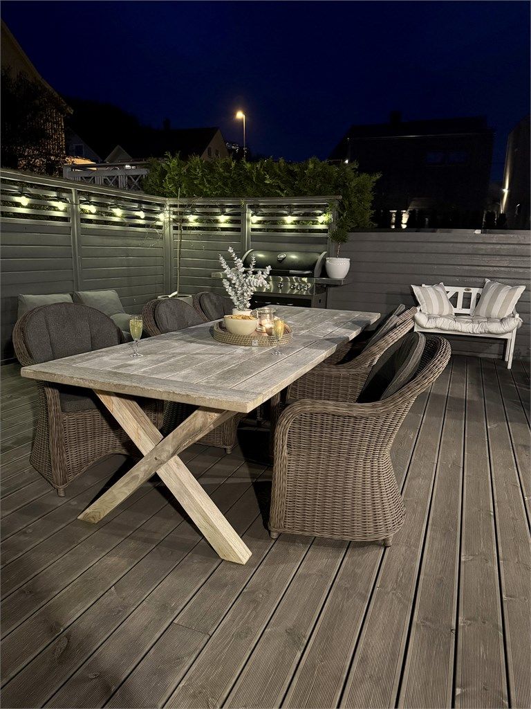 Koselig kveldsstemning på terrassen - bilde tatt av selger