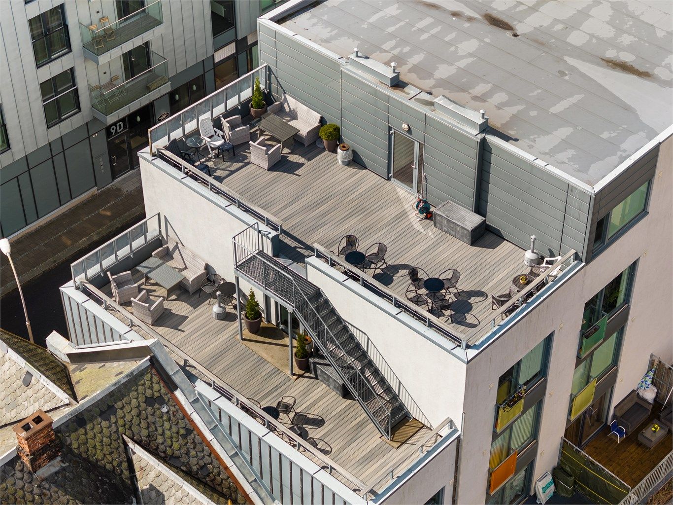 Som seksjonseier får du også tilgang til sameiets to herlige takterrasser som er solfylt dagen gjennom.