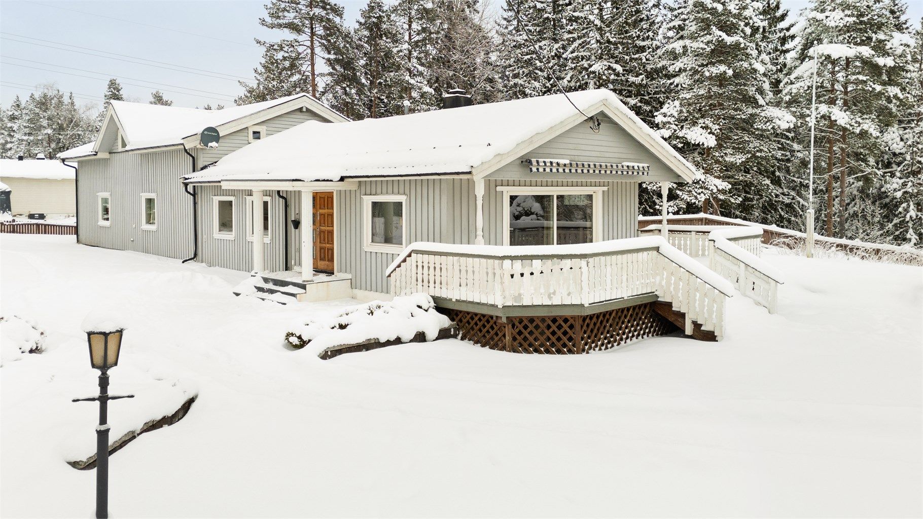 Innholdsrik enebolig med stor, solrik tomt i landlig beliggenhet kort vei fra skedsmokorset.