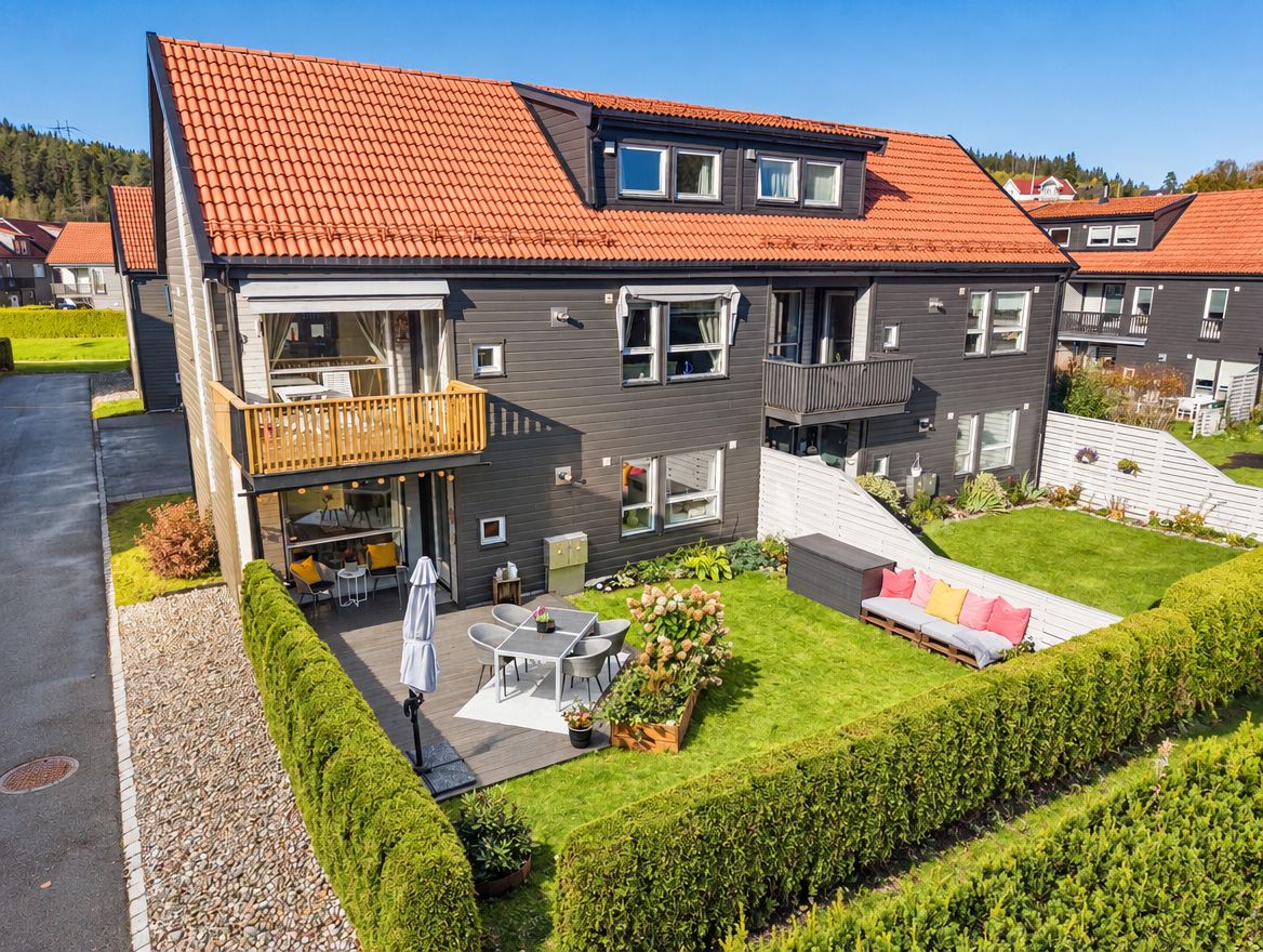 Velkommen til Myrullgrenda 20. Moderne leilighet med stor uteplass/hage 
Foto: Rene BorgHagen