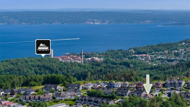 Det er kort vei til både Slemmestad og Vollen med hurtigbåt til Aker brygge. Det går buss til Vollen marina med bussholdeplass rett utenfor døren