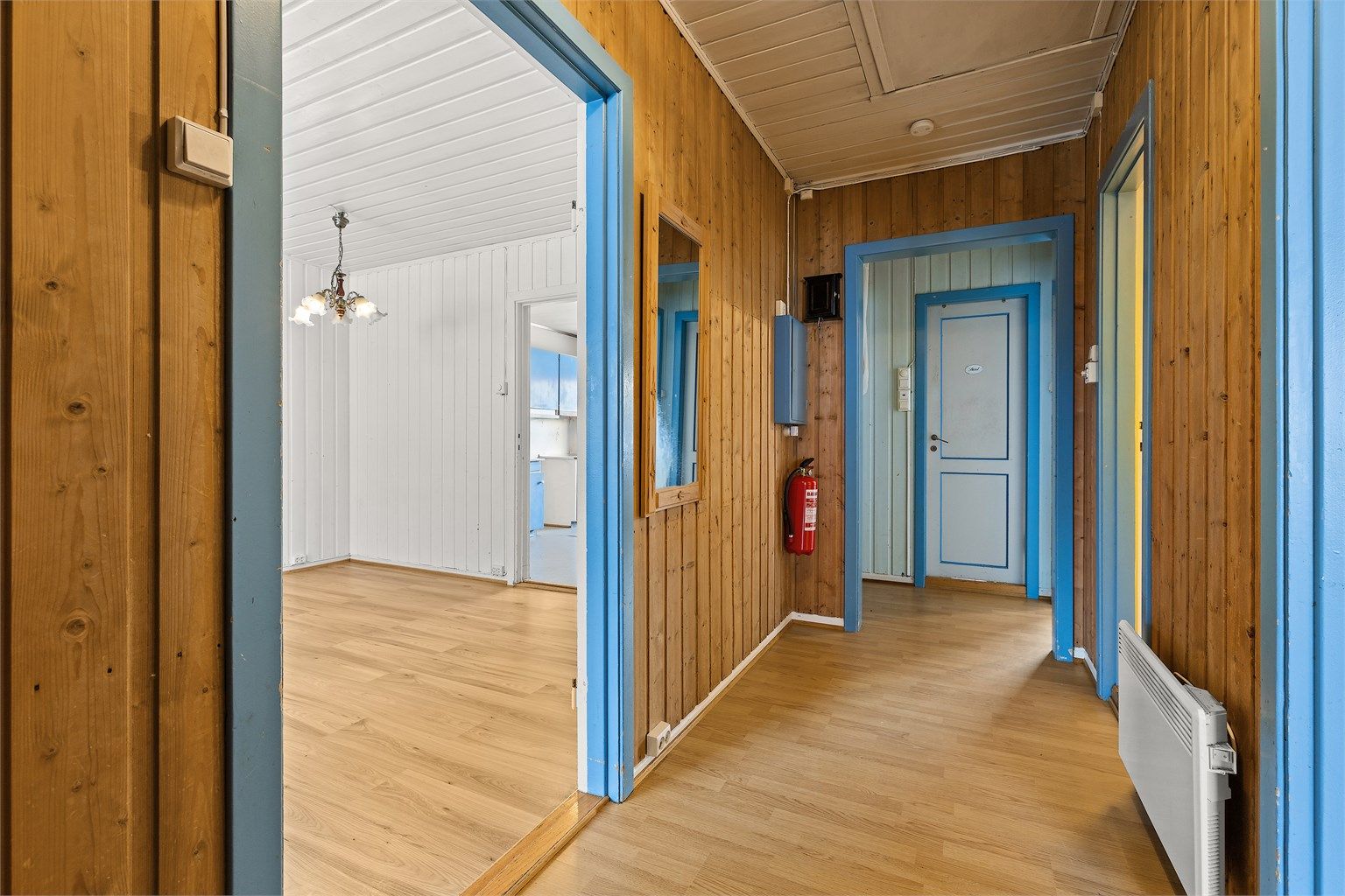 Gang i leilighet i midten av 1 etg.