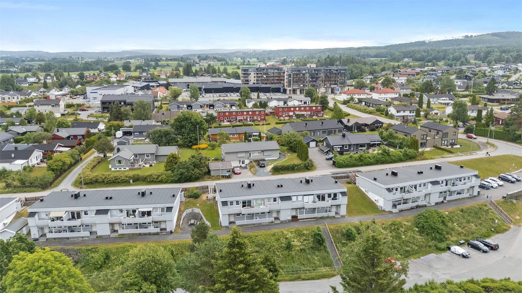 Sentral beliggenhet i Sørumsand med gangavstand til butikker og togstasjon.