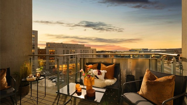 Leiligheten har to balkonger på hhv. 8 m² og 4 m². Foto: Trond Walsø / Walso Work