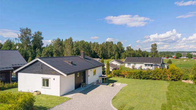 Flott enebolig, omfattende oppgradert i 2025 med blant annet ny drenering, nye vinduer og dører.