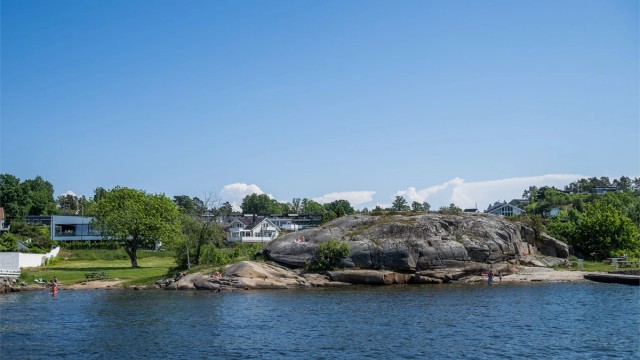 Nærområdet har flere flotte badeplasser for varme sommerdager.