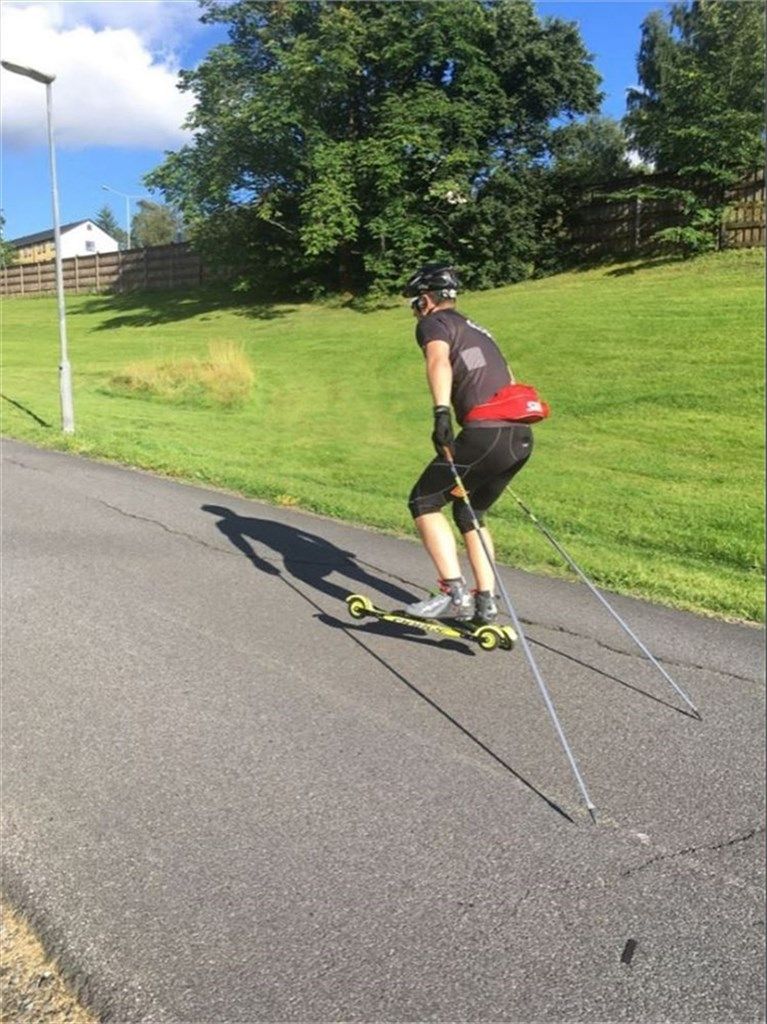 Sykkel- og gangvei ved siden av borettslaget, som fører ned til Sinsenkrysset og videre ned til Grünerløkka