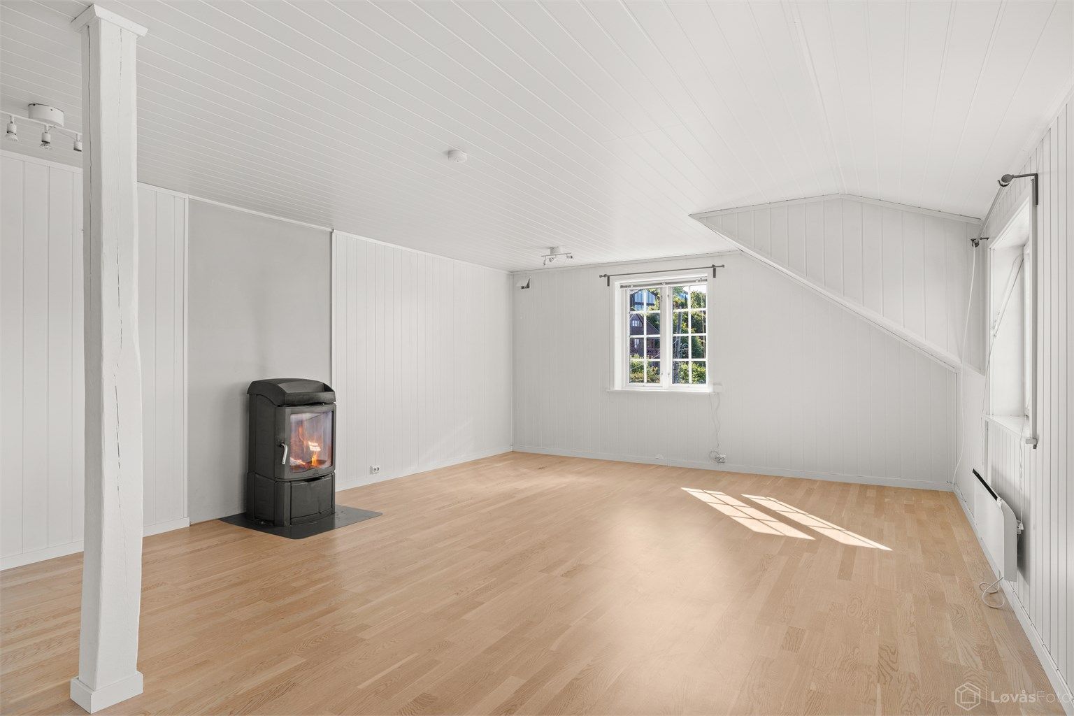 De store gulvflatene gir fleksible muligheter for innredning og opphold.