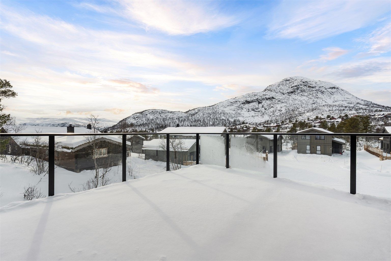 - Velkommen til Dyregrenda Sør 48 - Fantastiks gode solforhold på eiendommen.