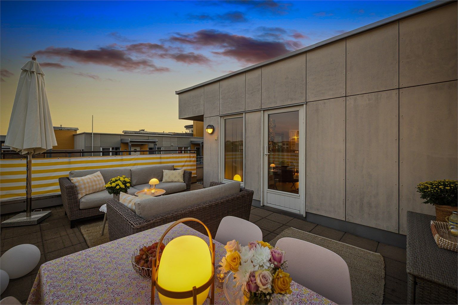 Rikelig med plass til å innrede i flere soner, skjermet for innsyn.