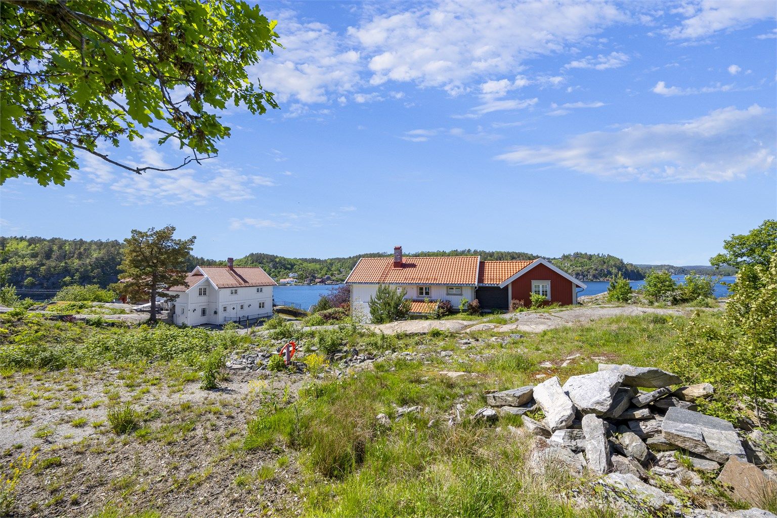Velkommen til denne byggeklare tomten på Borøy. 


Foto: Hallvard Rimereit