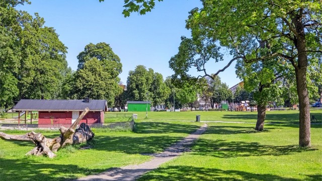 Sofienbergparken er en populær destinasjon på sommerhalvåret.
