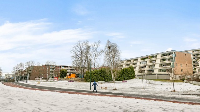 Leiligheten ligger i et rolig og veletablert boligområde på Etterstad uten gjennomgangstrafikk.