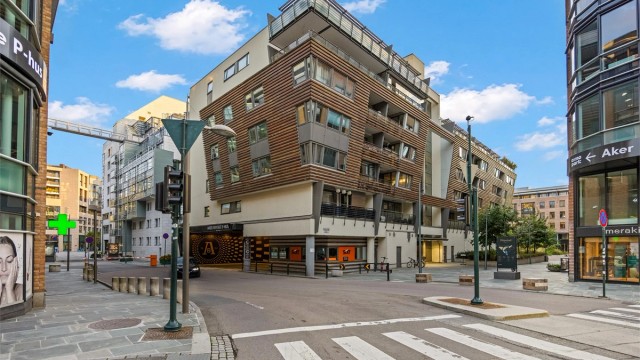 Sentralt beliggende selveierleilighet på Aker Brygge med heisadkomst og fast garasjeplass.