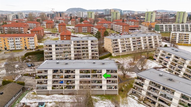 Her bor du i et veletablert og trygt nabolag med en sentral beliggenhet.