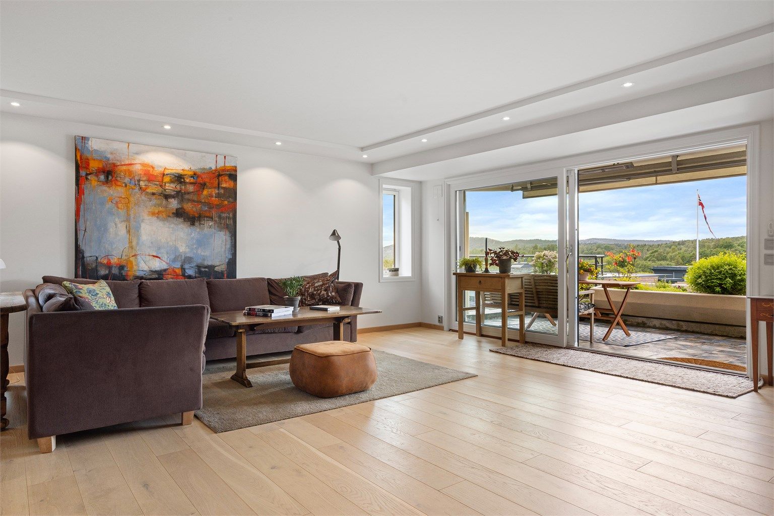 Velkommen til Basaltveien 43 på Eiksmarka / Fossum Terrasse - Presentert av dine lokale eiendomsmegler / partner Ola Wee Ahlstrand v/Krogsveen Bekkestua