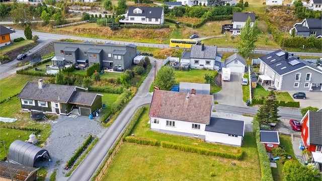 1,1 mål stor solrik tomt
