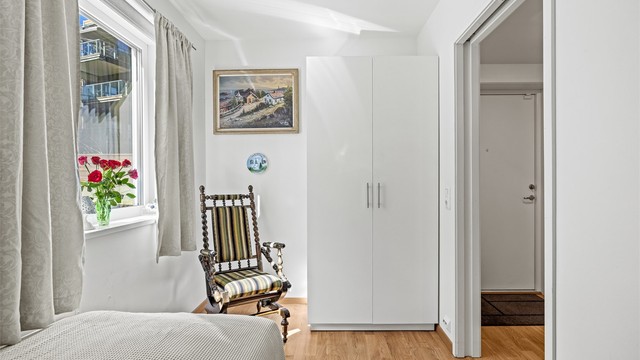 Det ene av leilighetens to soverom, ideelt som gjesterom eller kontor.
