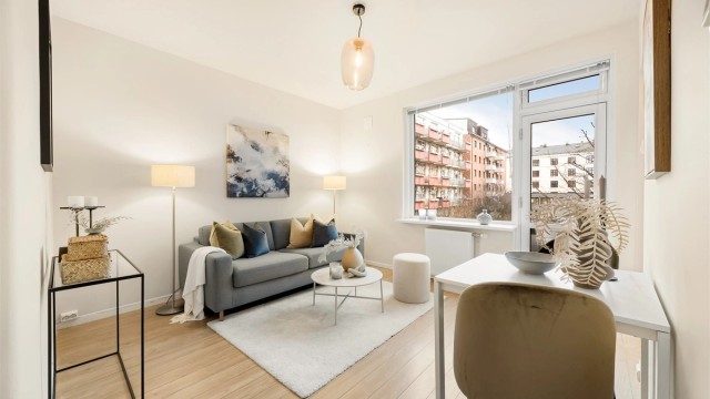 Velkommen til Kirkeveien 50! Presentert av Sara Marie Zachariassen Østbye v/ Krogsveen Eiendomsmegling. Foto: Marit Andersen.