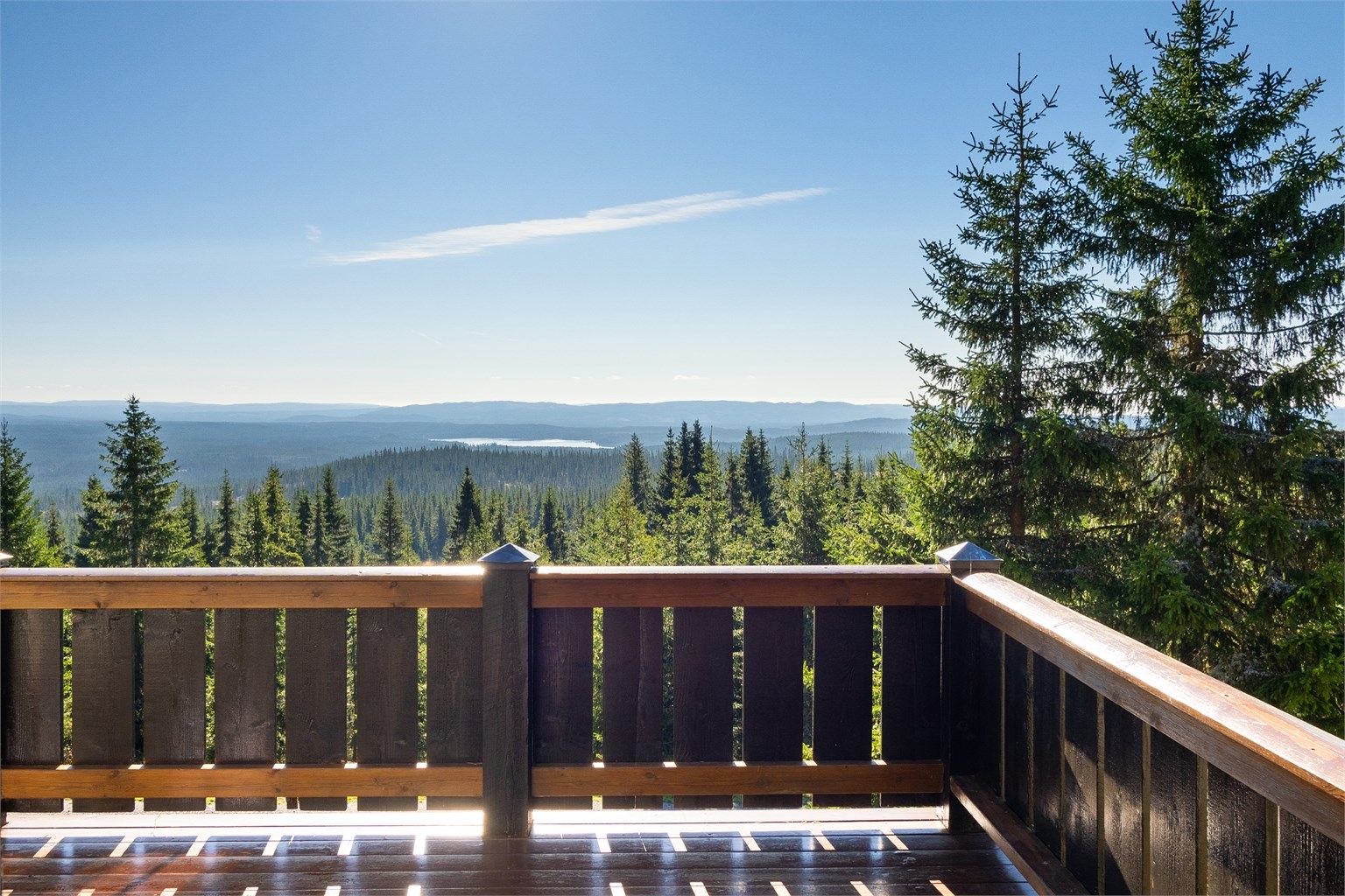 Utsikten fra hytta er virkelig upåklagelig. (Foto: Pholio v/ Bjørnar Fjeldberg)