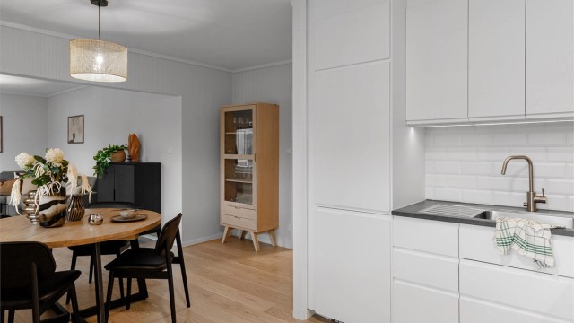 - Nydelig gjennomgående parkett i leiligheten -