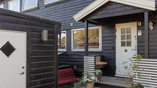 Velkommen til Odins vei 7 F - pent rekkehus over 3 plan med barnevennlig og flott beliggenhet