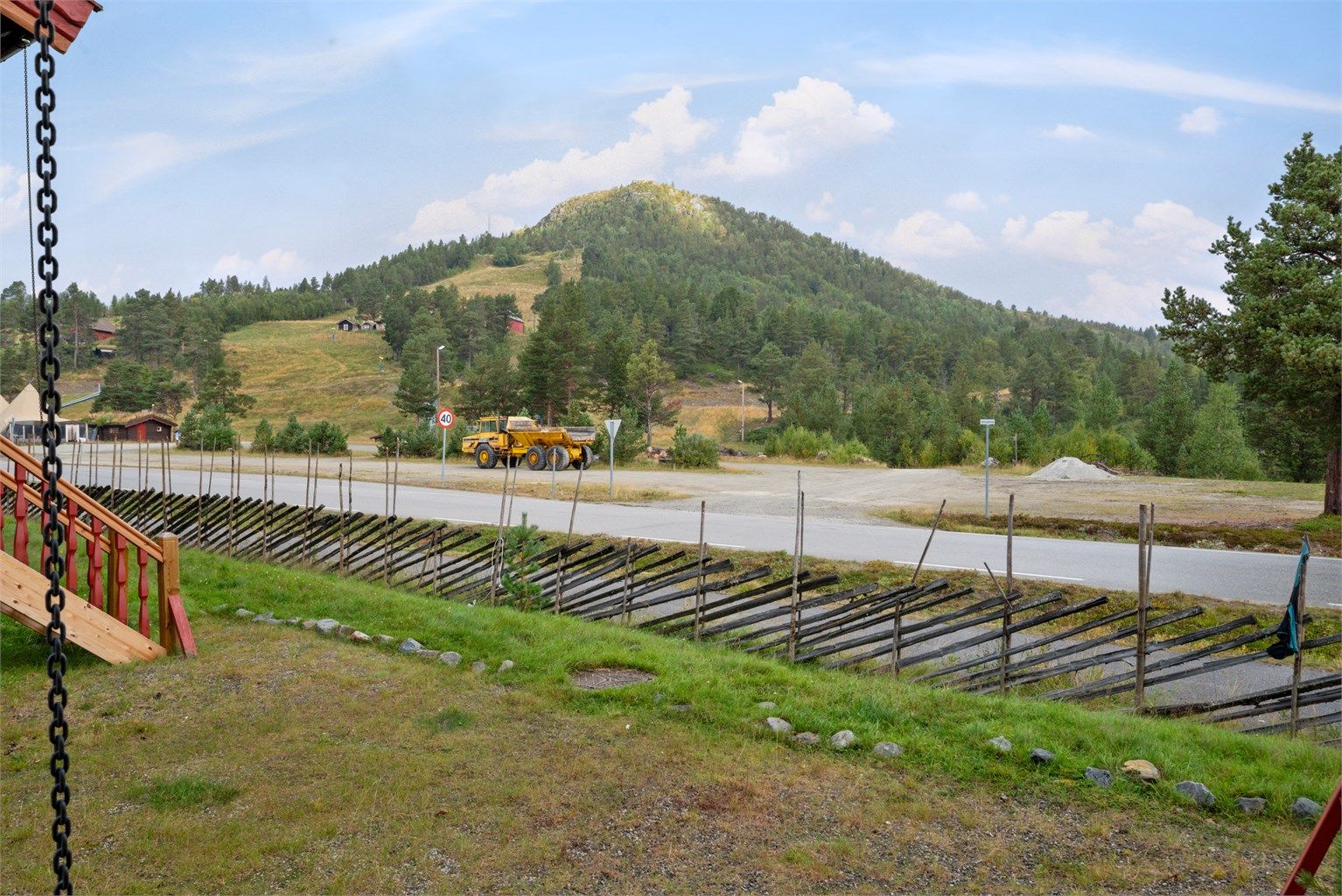 Det går skiløype rett utenfor leiligheten på vinters tid.