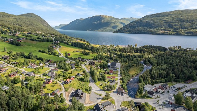 Området er ypperlig for friluftsentusiasten med gode muligheter for flotte aktiviteter året rundt med blant annet fiske, jakt, ski og fotturer