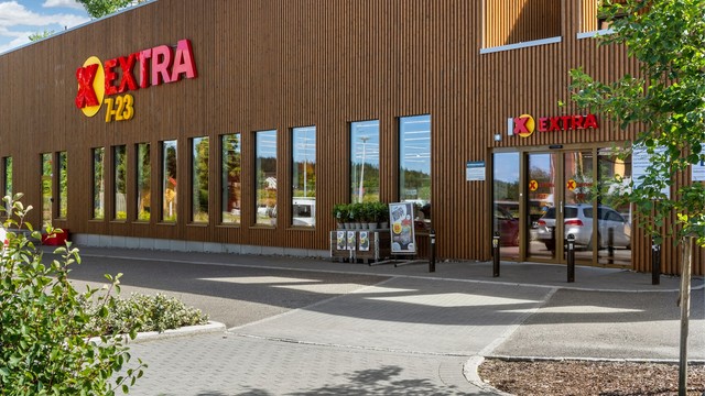 Dagligvarehandelen gjøres enkelt på Coop Extra på feltet.