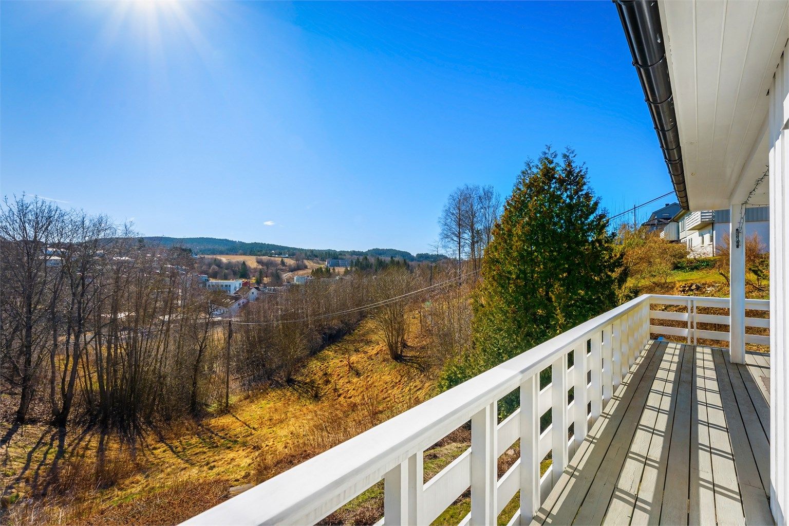 Terrassen har flott utsikt og gode solforhold