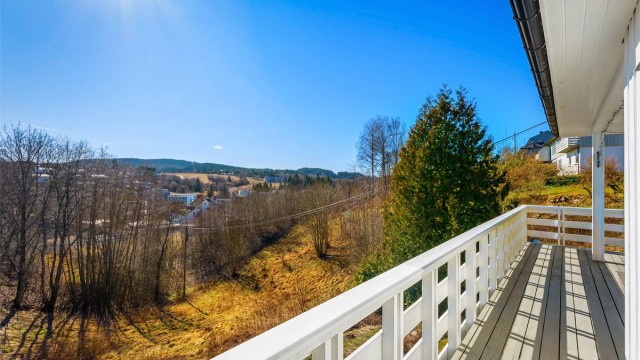 Terrassen har flott utsikt og gode solforhold