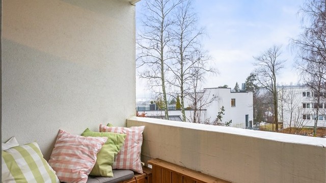 Fra soverommet er det utgang til balkongen