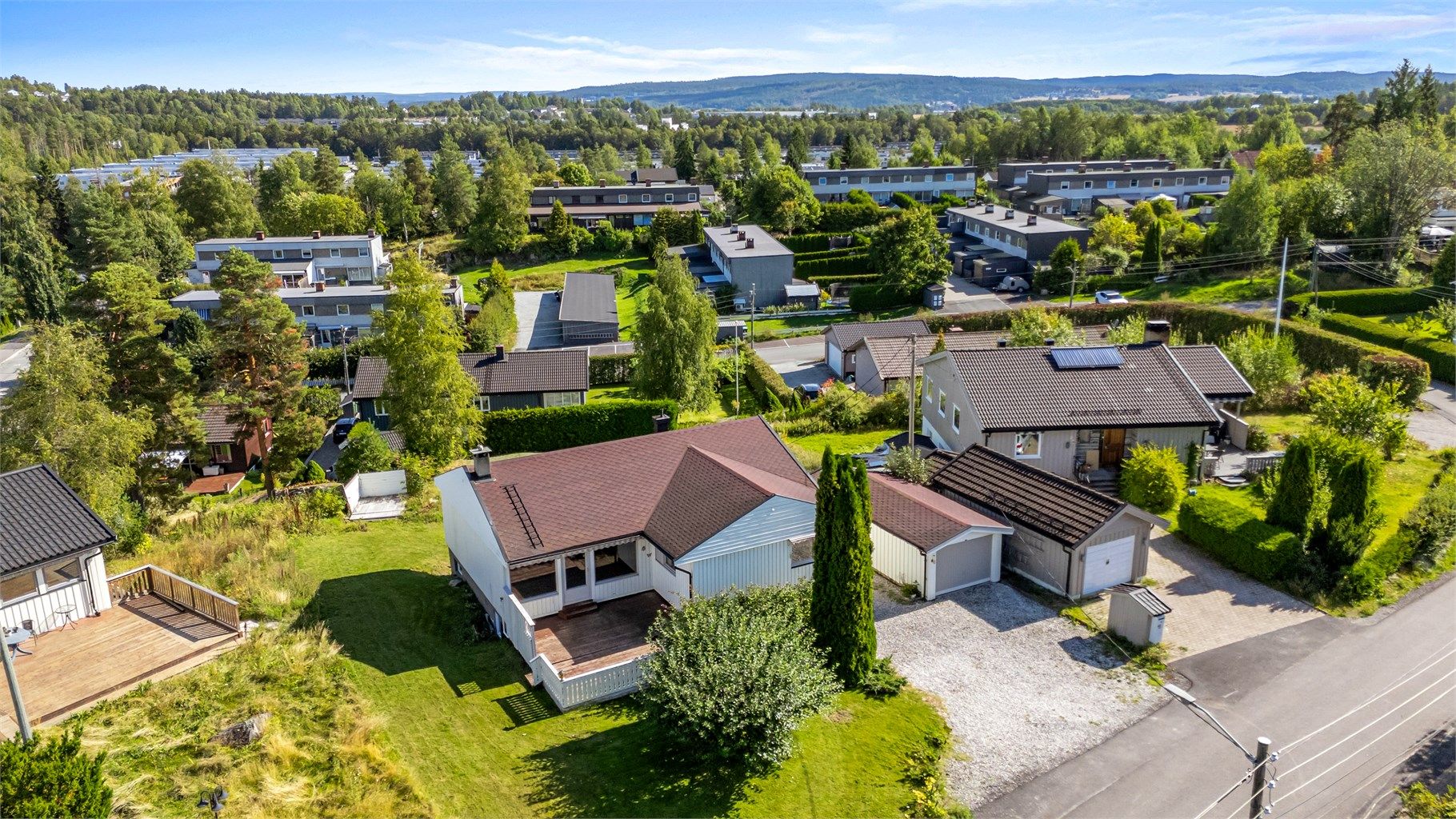 Oversikt over eiendommen og det omkringliggende nabolaget.