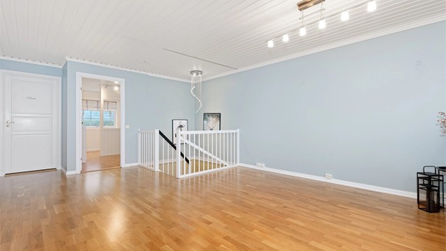 Stue i 2.etg.: Dette er et fleksibelt rom som egner seg godt som TV-stue eller evt ett 4.soverom