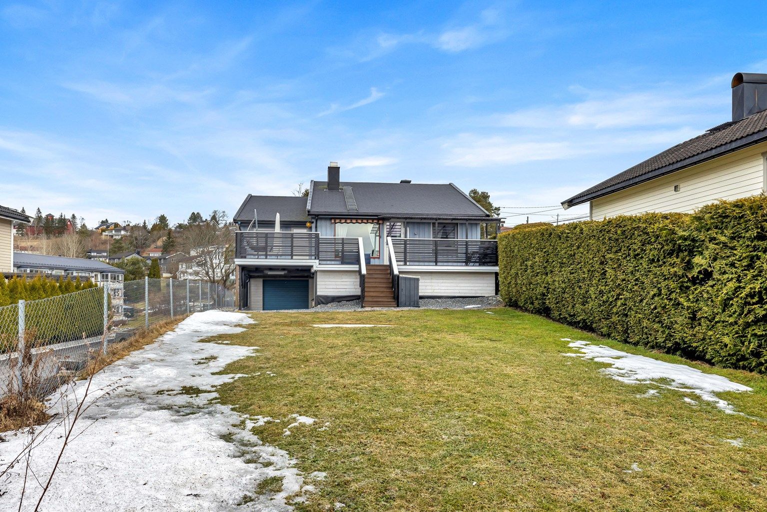 Eiendomsmegler Krogsveen v/Idriss Eliassy ønsker velkommen til Åråsveien 34B!