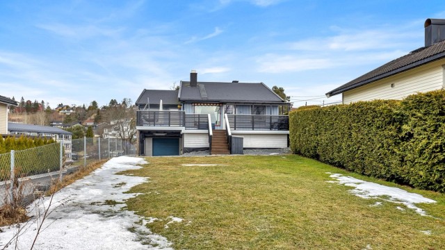 Eiendomsmegler Krogsveen v/Idriss Eliassy ønsker velkommen til Åråsveien 34B!