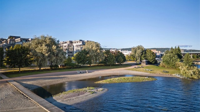 Umiddelbar nærhet til strandpromenaden langs Drammenselva.