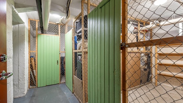 Den medfølger en kjellerbod på ca. 5 kvm