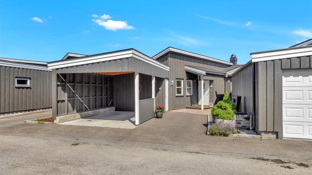 Eiendomsmegler Krogsveen v/ Madeleine Johnsen Thune ønsker velkommen til Nygårdsjordet 4.