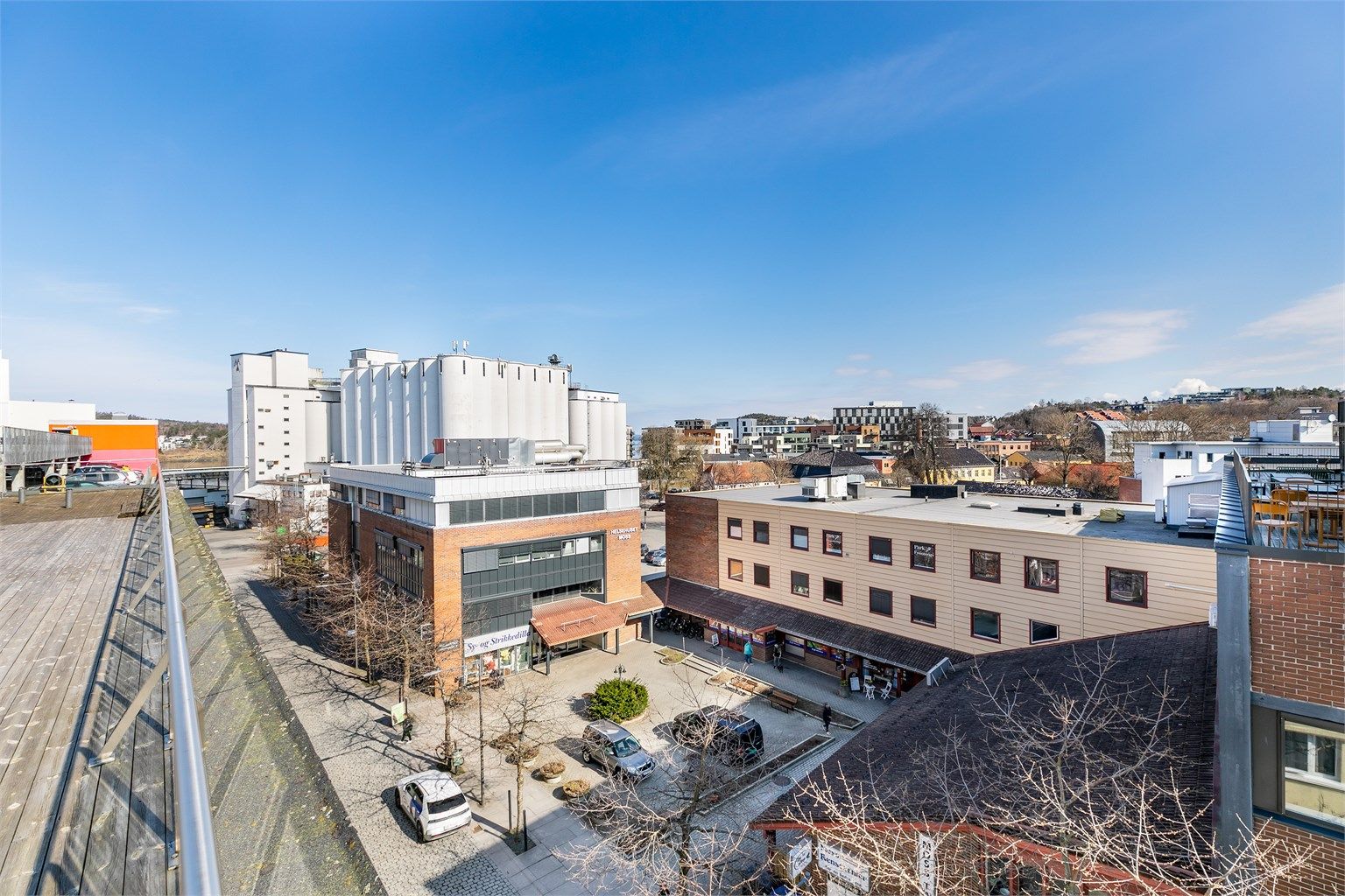 På takaltanen sees flott utsikt over sentrum.