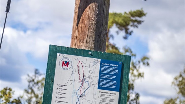 Langsetløkka ligger i nærområdet og gir enkel tilgang til flotte turmuligheter og et aktivt friluftsliv året rundt