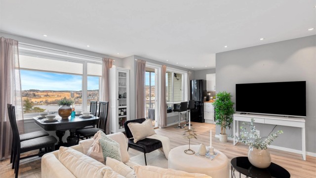 Eiendomsmegler Krogsveen v/Per Inge Hunvik ønsker velkommen til Garderveien 156